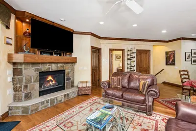 Image de New! Walk to Avon | On Eagle Trail | Near Bus Stop | Amenities | Views