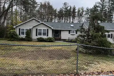 Image de Family orientated one floor ranch style home with two car garage and Lake Access