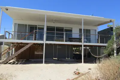Image de Shane's Shack - Absolute beachfront! Panoramic sea views! Free WiFi!