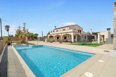 Image de Maison de vacances 'Mas Del Vedell' avec piscine privée, Wi-Fi et climatisation.