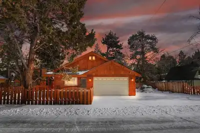 Image de Timber lodge Retreat w/Game room