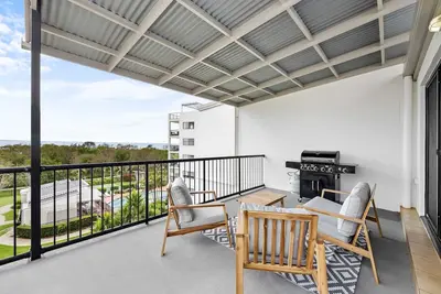 Image de Beachside 3-Bed with Bbq, Pool, Gym & Tennis Court