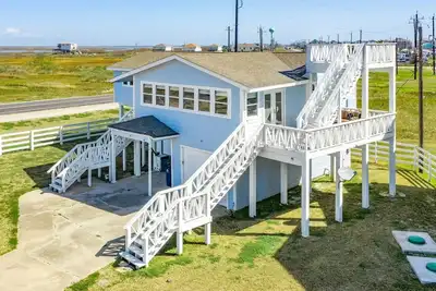 Newly renovated home just a short walk to the beach