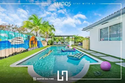 Image de Grand 6br Escape: Resort Pool, Beach & Mini Golf