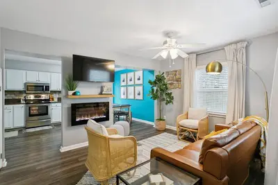 Image de Beach Lair (3-Bedroom Townhouse) by RedAwning