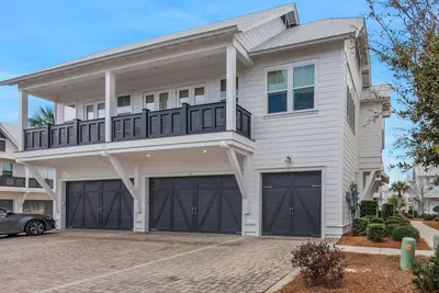 Image de Prominence 30a Close To Pool Directly Across From Hub