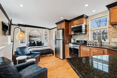 Image de Cozy Loft for 2- Steps from Village of Pittsford
