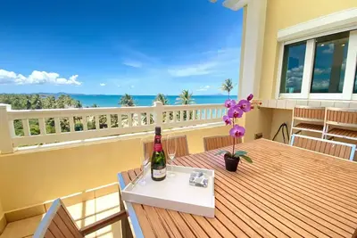 Sand Beach Penthouse at Marbella, views to sand and ocean