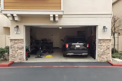 Image de Jolie maison dans une communauté fermée de l’Inland Empire
