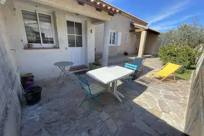Image de Charming independent T2 near blue coast beach
