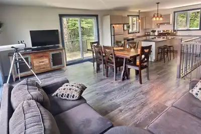 Image de Maison directement au bord du lac Sept-Îles à 40 min de Québec