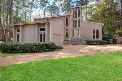 Image de Palmer & Tally | Fenced in Yard w/ Private Pool