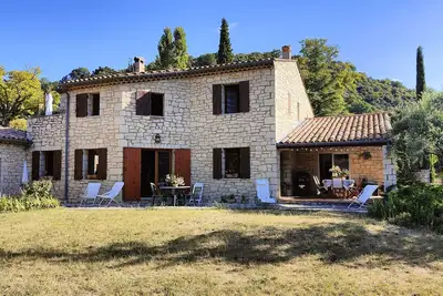 Image de Maison provençale spacieuse idéale pour séjour entre amis ou en famille
