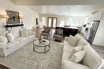 Image de Sam Rayburn Stunner (South End) - Fully Remodeled, Water View, and Water Access