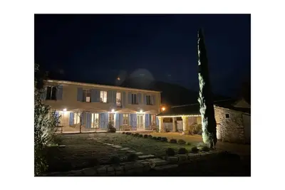 Image de Au coeur du Luberon et du Colorado Provençal, ancienne école entièrement rénovée