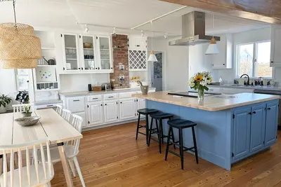 Image de Scandinavian-Style Beach Cottage