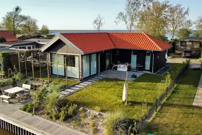 Image de Vacation home with access to the water