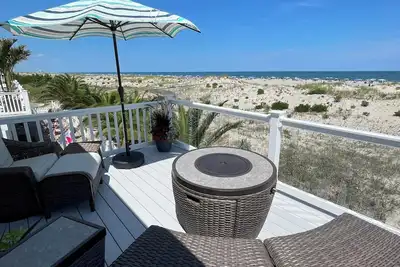 Image de Oceanfront, 3 Br on 79th Street in Sea Isle with New Deck and Amazing Views! ! !