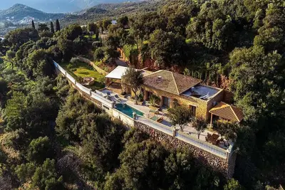 Image de Unique 4 bedroom villa with total privacy