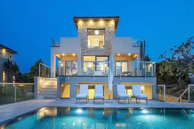 Image de Seafront 4 bedroom villa