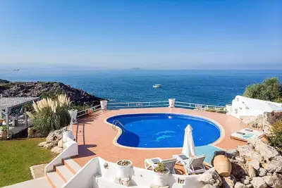 Image de Villa Phaedra Sea Front Villa at Tersanas