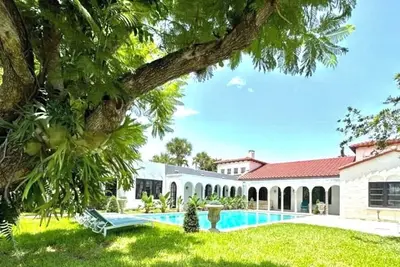 Image de West Palm Beach- Heated Pool -6 bedrooms /4 bathrooms