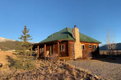 Image de Dream cabin w/ stunning views near hot springs & town!