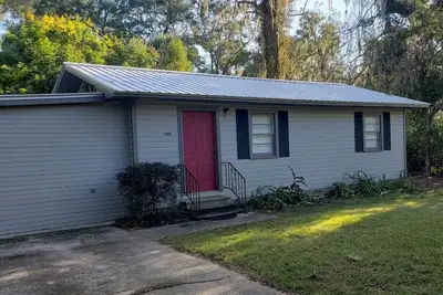 Image de Cozy Cottage surrounded by antebelllum homes close to downtown.