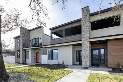 Image de Luxurious Townhome Near Bsu/Downtown!