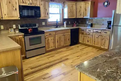 Image de Homey with Hot Tub, firepit, ping pong, foosball\n-1 mile to town 2 miles to Rmnp