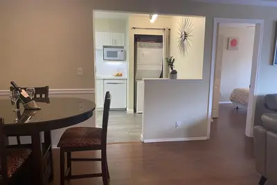 Image de Insurance claims, relocating, working in North Vancouver, pet