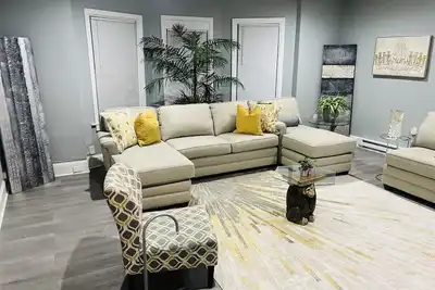 Image de Cozy Warehouse Dist n Ewing twnshp!