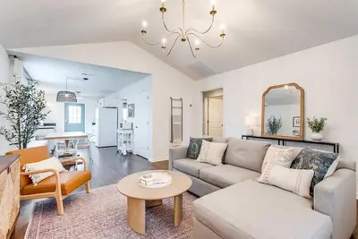 Image de Walk to Dining & Coffee | Fire Pit | Pet Friendly