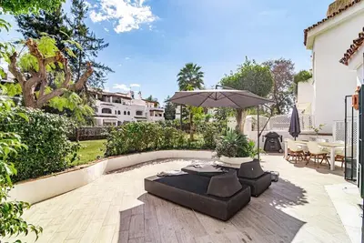 Image de Gc - Spacious flat in Golden beach Marbella