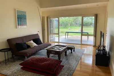Image de 22 Spring Street in Central Location