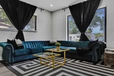 Image de Newly renovated/Near Sunny isles beach/fre-parking
