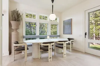 Image de East Hampton: Chic 4 bed, Water Views, Walk to Beach, 5 min drive to Amagansett