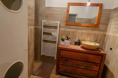 Image de Villa contemporaine avec piscine. A 5min à pieds des commerces