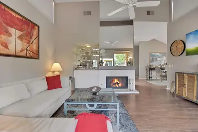 Image de Beautiful Semi-Detached Townhouse in Cathedral City