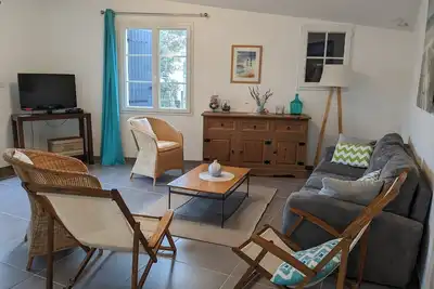 Image de Belle maison au calme des pins, près de la plage