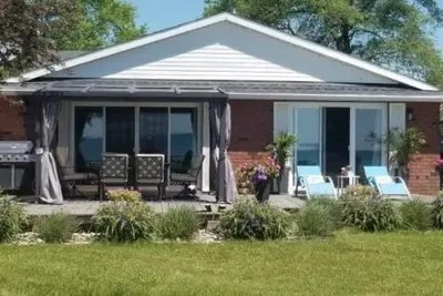 Image de Edgewater Retreat by Erie