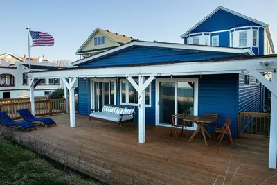 Romantic Beachfront Cottage 🐕 💙