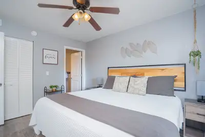 Modern 2br, Huge Deck, Sdc + Lake 26-2