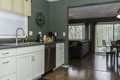 Image de Comfy Cozy Creekside