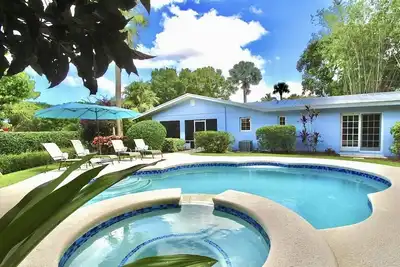 Image de Minutes to Beach\/Downtown Stuart with Pool & Hot Tub