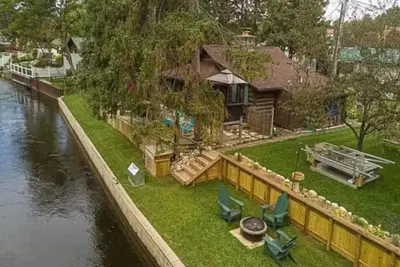 Image de Private River Frontage Cabin! 🌲🚣‍♂️ Paddle, Float, and Relax to Burt Lake!