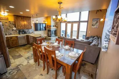 Image de Kirkwood Mountainside Cabin, Deck with Views, Walk to Lifts!