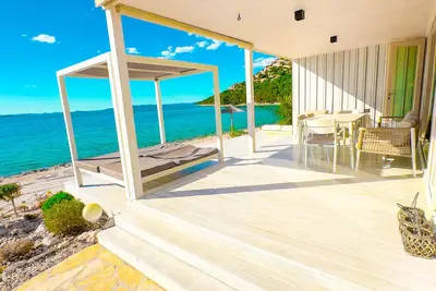 Image de Buqez Eco Resort - Beach Villa 22 - Directly by beach