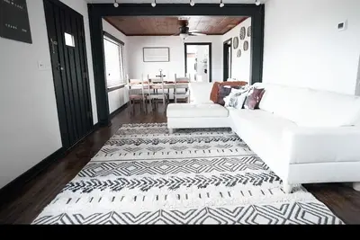 Image de Home Away From Home