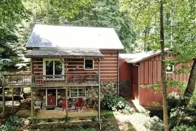 Adventure Awaits at this 4 bedroom Chink-log Cabin